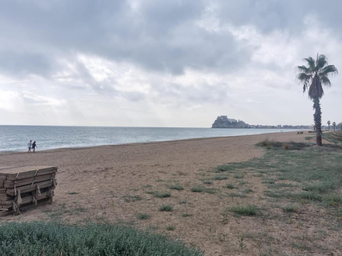 The Beach Across The Street Peniscola Bagian luar foto