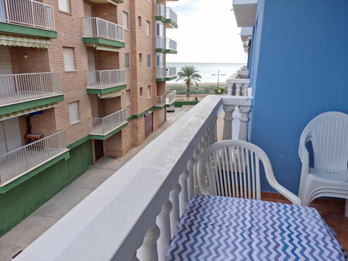 The Beach Across The Street Peniscola Bagian luar foto