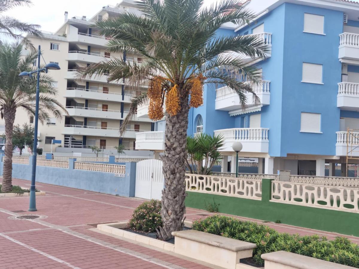 The Beach Across The Street Peniscola Bagian luar foto