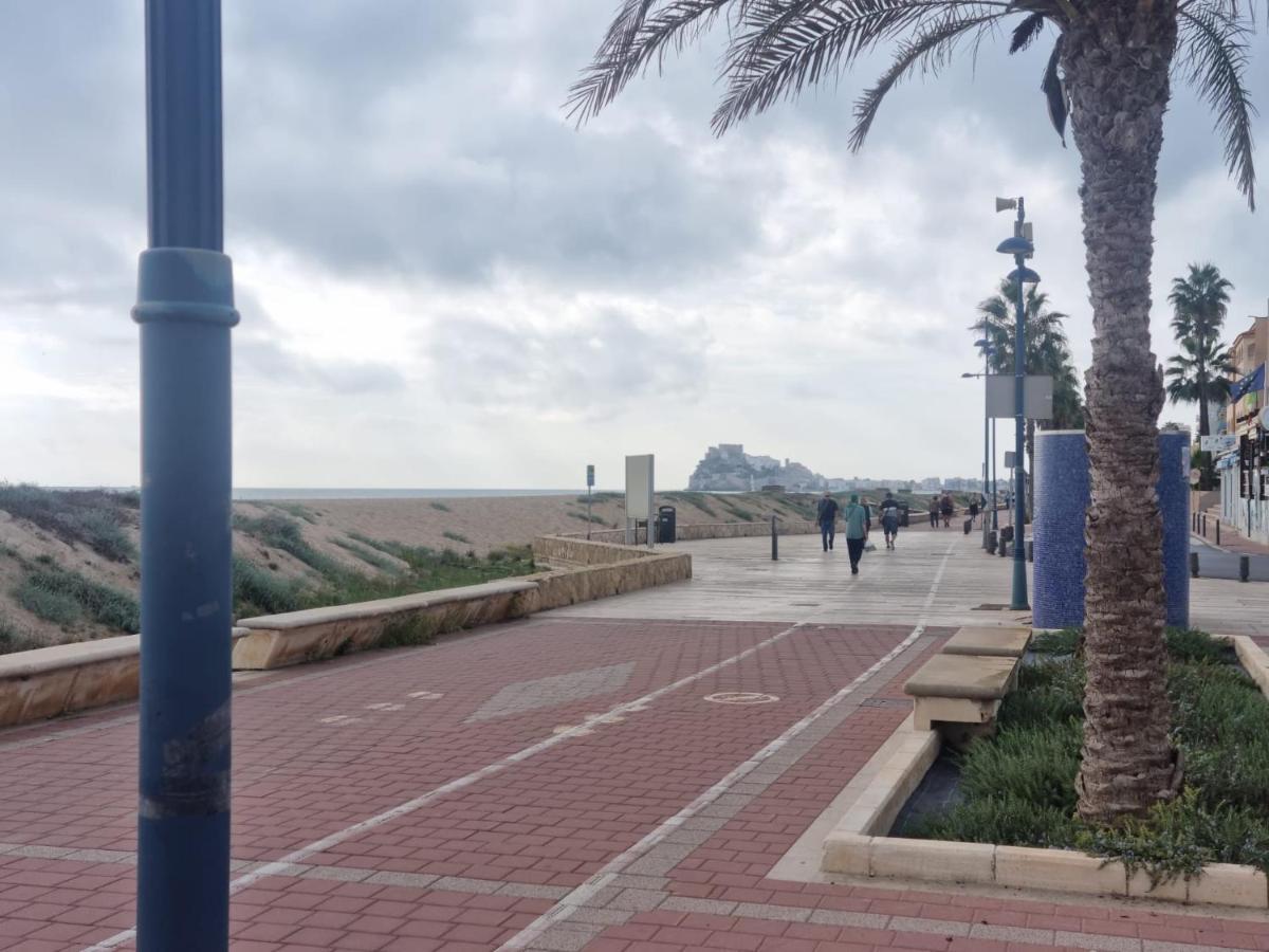 The Beach Across The Street Peniscola Bagian luar foto